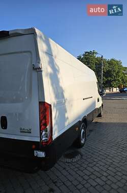 Грузовой фургон Iveco Daily 2016 в 