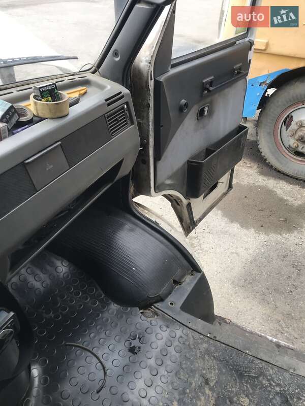 Мікроавтобус Iveco Daily 1999 в Бару фото 7 Мікроавтобус Iveco Daily 1999 в Бару