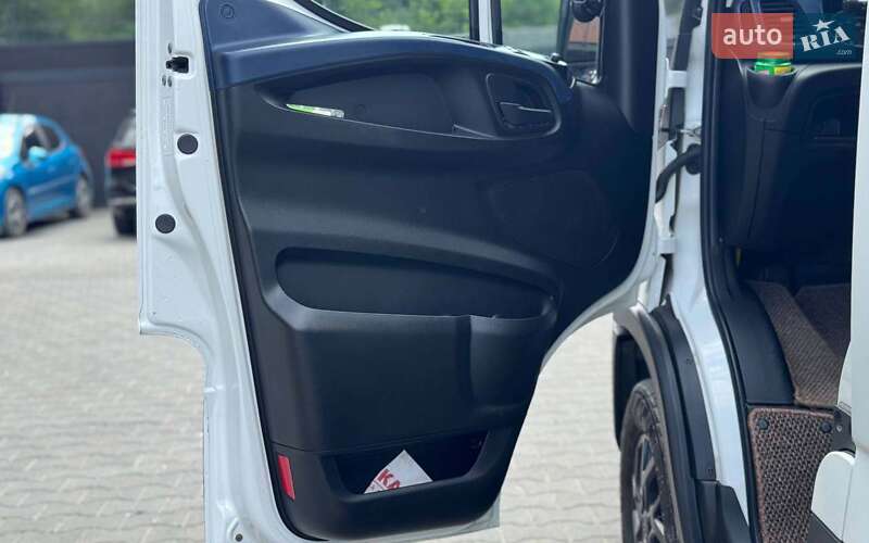 Микроавтобус Iveco Daily 2020 в Черновцах