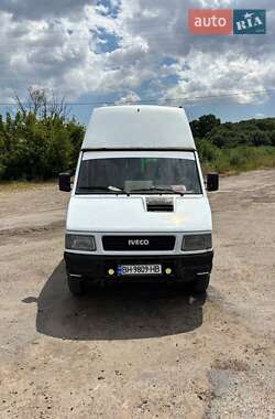 Вантажопасажирський фургон Iveco Daily 2004 в Одесі