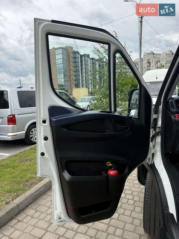 Автовоз Iveco Daily 2018 в Шептицькому