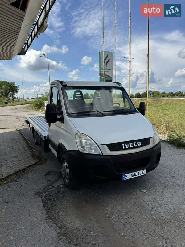 Эвакуатор Iveco Daily 2011 в Хороле
