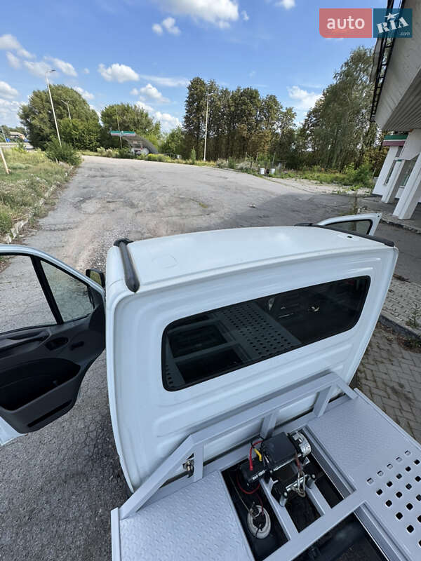 Эвакуатор Iveco Daily 2011 в Хороле
