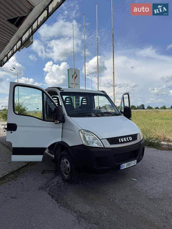 Эвакуатор Iveco Daily 2011 в Хороле