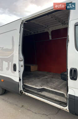 Грузовой фургон Iveco Daily 2015 в 
