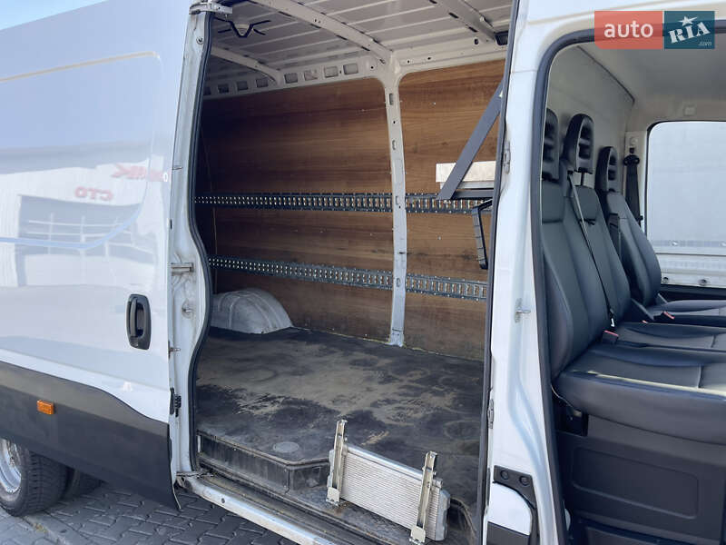 Грузовой фургон Iveco Daily 2018 в Луцке