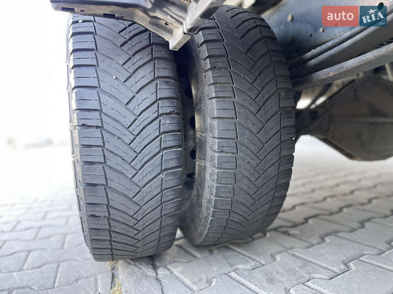 Грузовой фургон Iveco Daily 2018 в Луцке