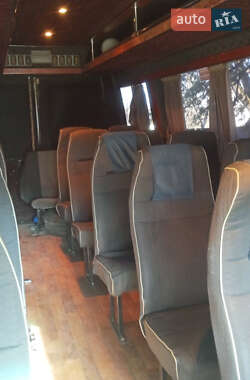 Микроавтобус Iveco Daily 2000 в 