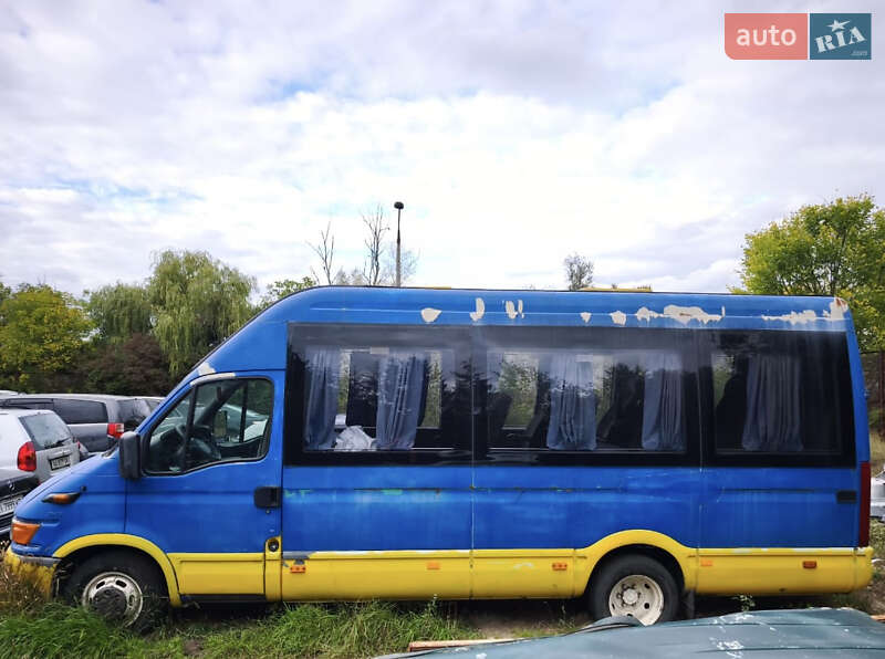 Пригородный автобус Iveco Daily 2004 в Каневе