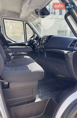 Грузовой фургон Iveco Daily 2020 в 