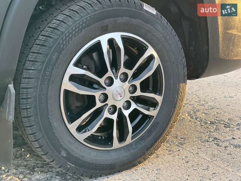 Автовоз Iveco Daily 2020 в Ужгороде