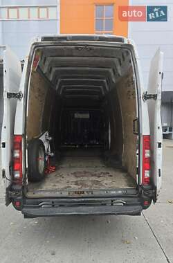 Грузовой фургон Iveco Daily 2007 в  фото 2 Грузовой фургон Iveco Daily 2007 в