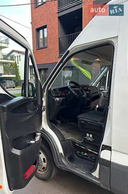 Вантажопасажирський фургон Iveco Daily 2018 в 