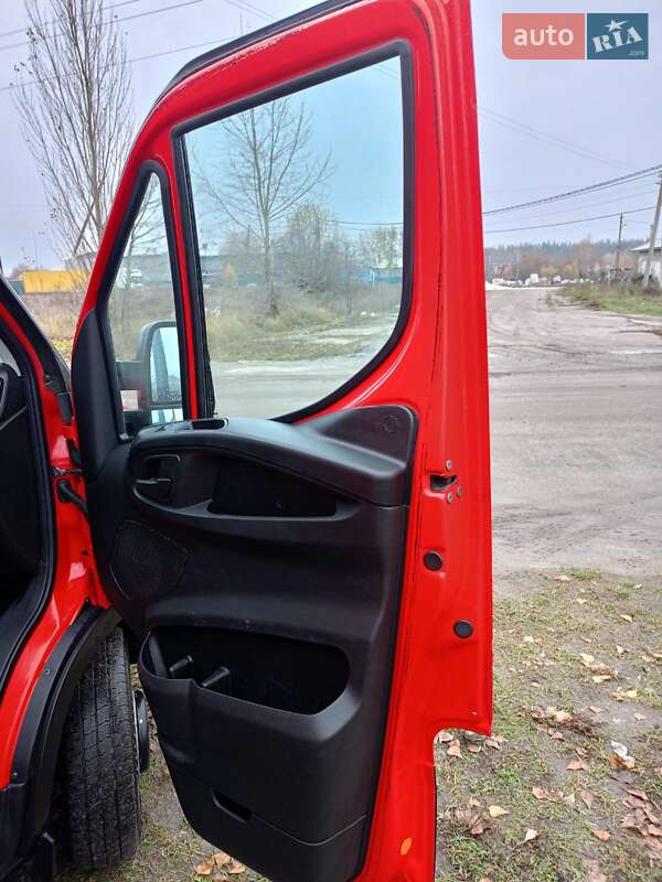 Грузовой фургон Iveco Daily 2016 в Киеве фото 6 Грузовой фургон Iveco Daily 2016 в Киеве