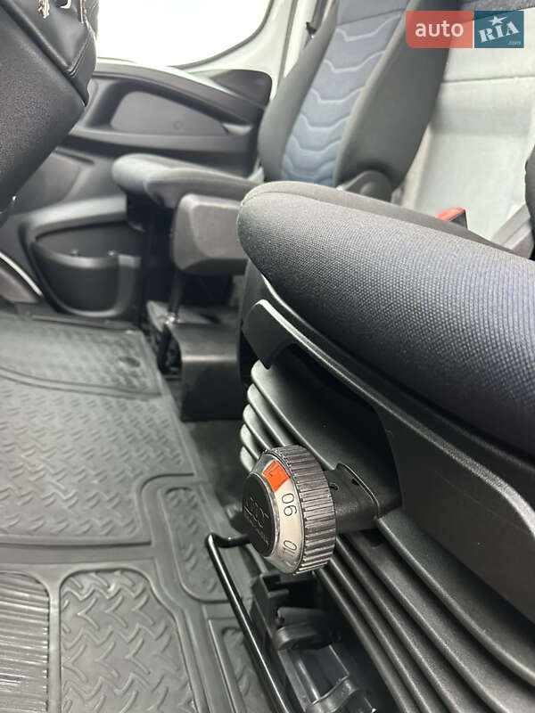 Эвакуатор Iveco Daily 2019 в Запорожье