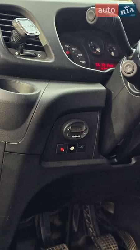 Грузовой фургон Iveco Daily 2015 в Киеве