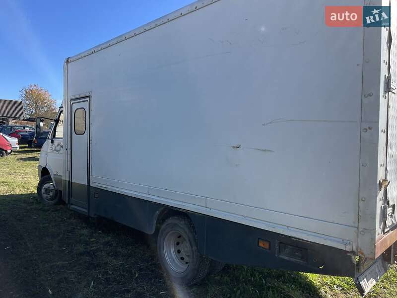 Грузопассажирский фургон Iveco Daily 2000 в Львове