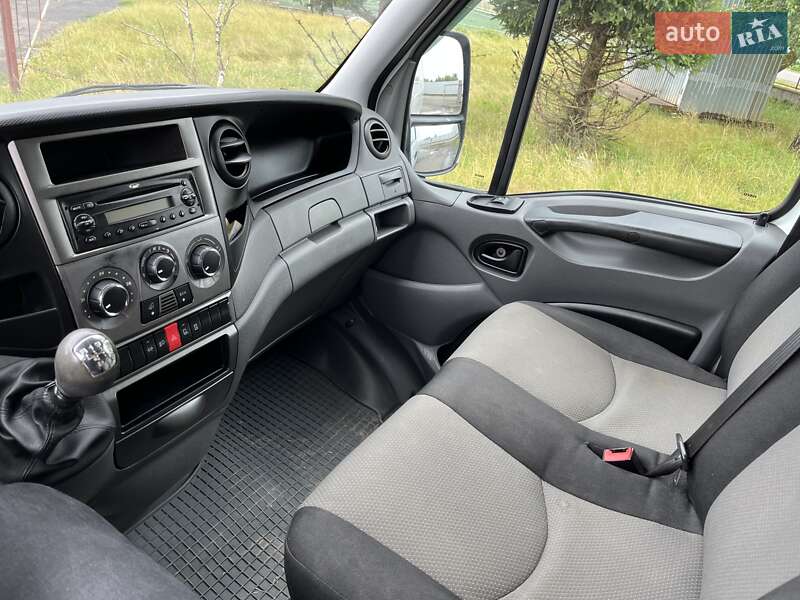 Грузовой фургон Iveco Daily 2012 в Мукачево