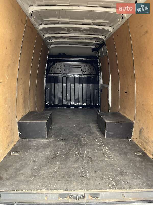 Грузовой фургон Iveco Daily 2012 в Мукачево