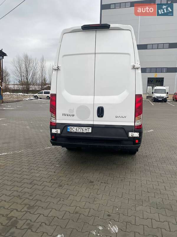 Вантажний фургон Iveco Daily 2019 в Львові