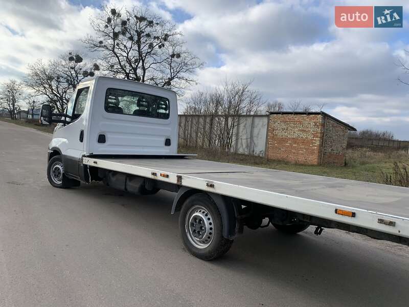 Вантажний фургон Iveco Daily 2016 в Золочеві