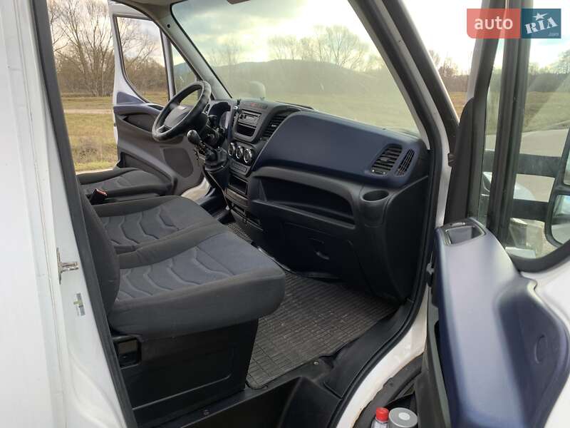 Вантажний фургон Iveco Daily 2016 в Золочеві