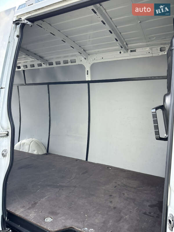 Грузовой фургон Iveco Daily 2018 в Киеве