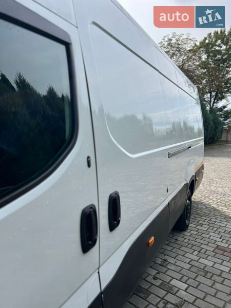 Вантажний фургон Iveco Daily 2015 в Самборі