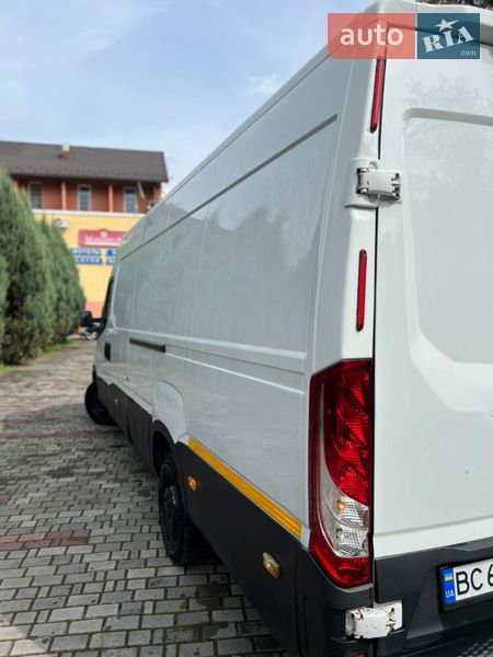 Вантажний фургон Iveco Daily 2015 в Самборі