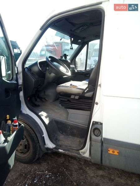 Вантажний фургон Iveco Daily 2005 в Києві фото 11 Вантажний фургон Iveco Daily 2005 в Києві