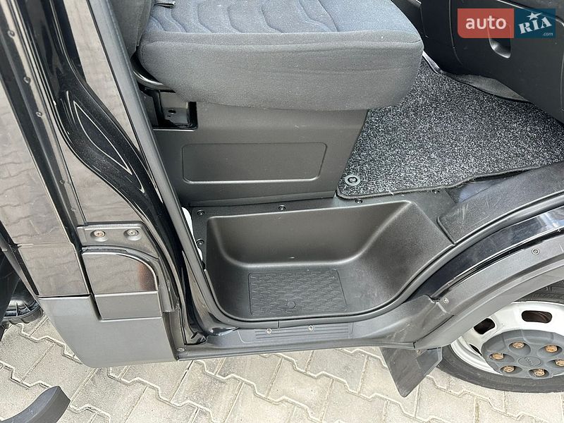 Грузовой фургон Iveco Daily 2017 в Львове
