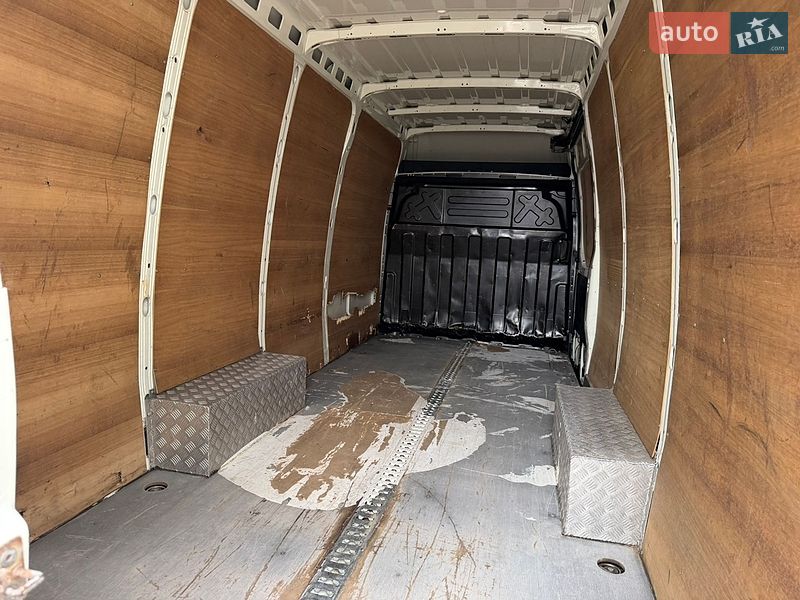Грузовой фургон Iveco Daily 2018 в Черновцах