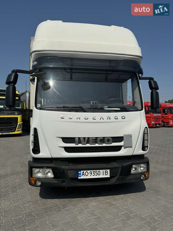 Грузовой фургон Iveco EuroCargo 2015 в 
