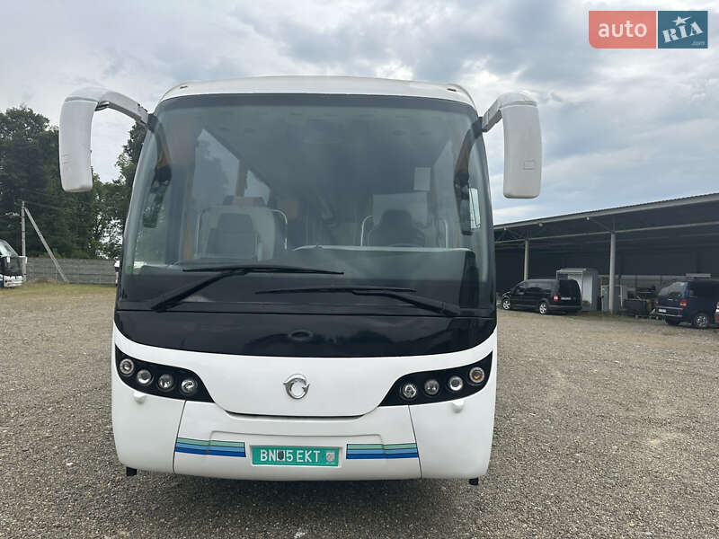 Туристичний / Міжміський автобус Iveco EuroCargo 2009 в Чернівцях