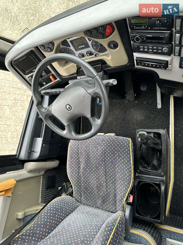 Туристичний / Міжміський автобус Iveco EuroCargo 2009 в Чернівцях