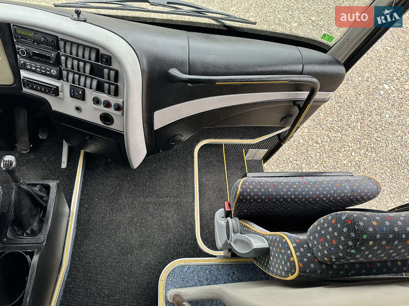 Туристичний / Міжміський автобус Iveco EuroCargo 2009 в Чернівцях