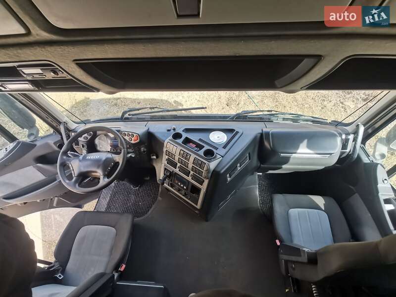 Тягач Iveco Magirus 2012 в Каменец-Подольском