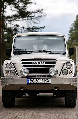 Позашляховик / Кросовер Iveco Massif 2010 в 