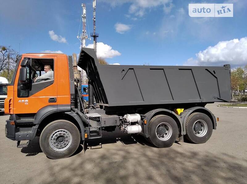 Самосвал Iveco Trakker 2010 в Гадяче
