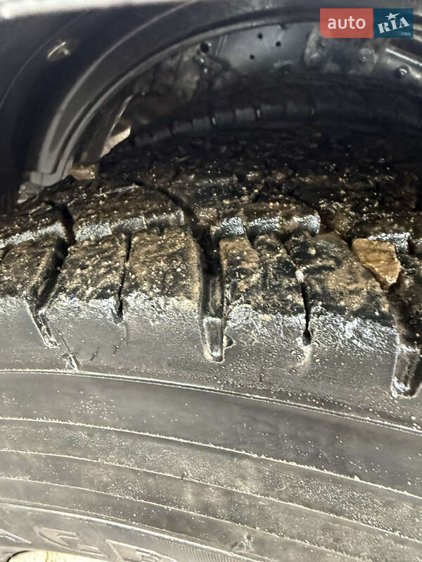 Самосвал Iveco Trakker 2011 в Долине