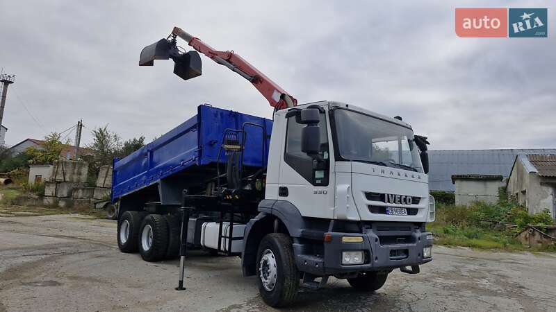 Кран-манипулятор Iveco Trakker 2008 в Тернополе