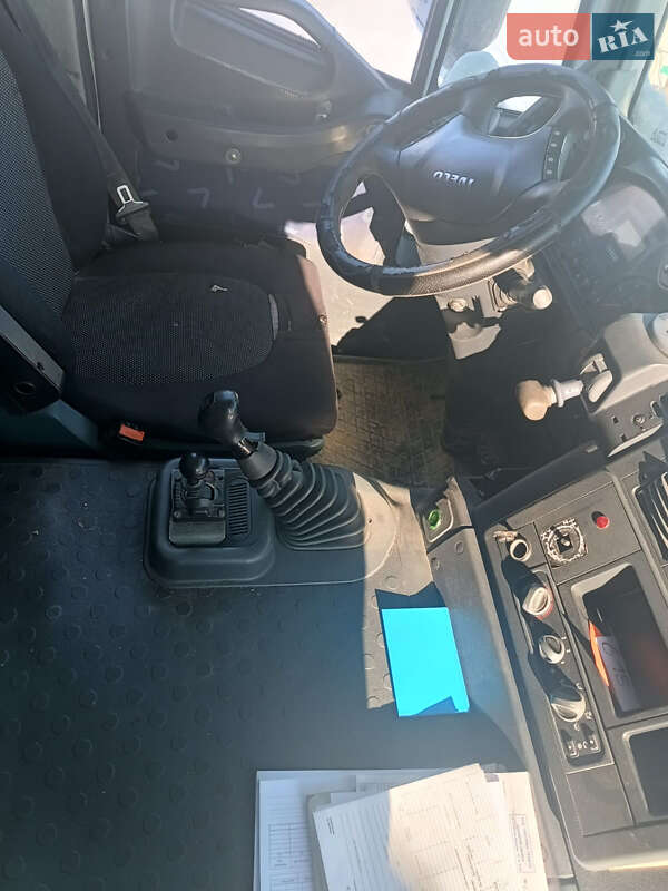 Самосвал Iveco Trakker 2008 в Киеве