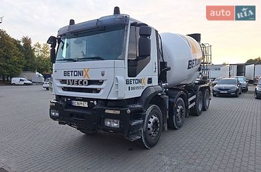 Бетономішалка (Міксер) Iveco Trakker 2011 в Львові