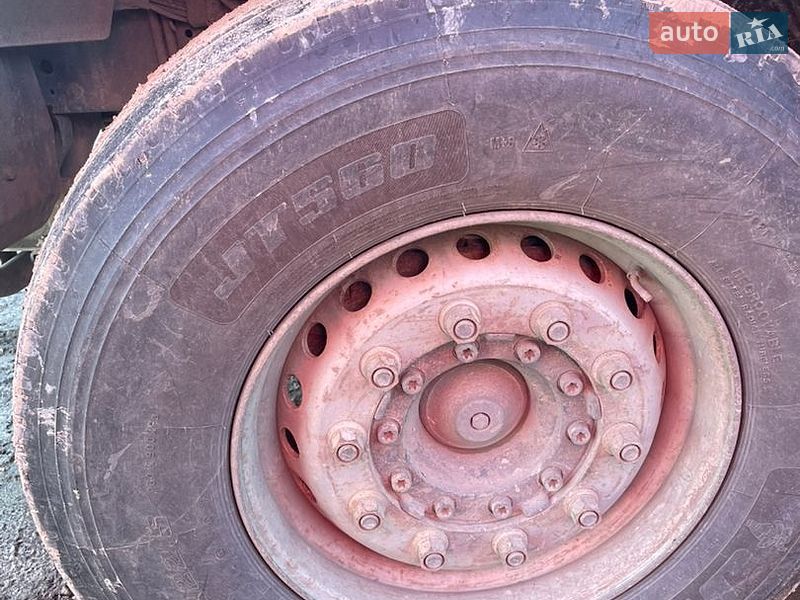 Самосвал Iveco Trakker 2008 в Львове