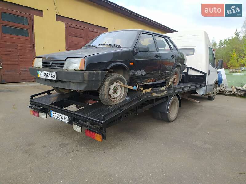 Автовоз Iveco TurboDaily 2001 в Калуші