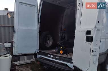 Грузовой фургон Iveco TurboDaily 2002 в 