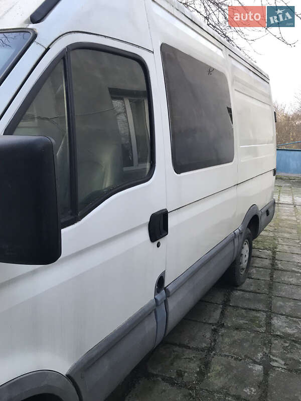Вантажний фургон Iveco TurboDaily 1999 в Києві