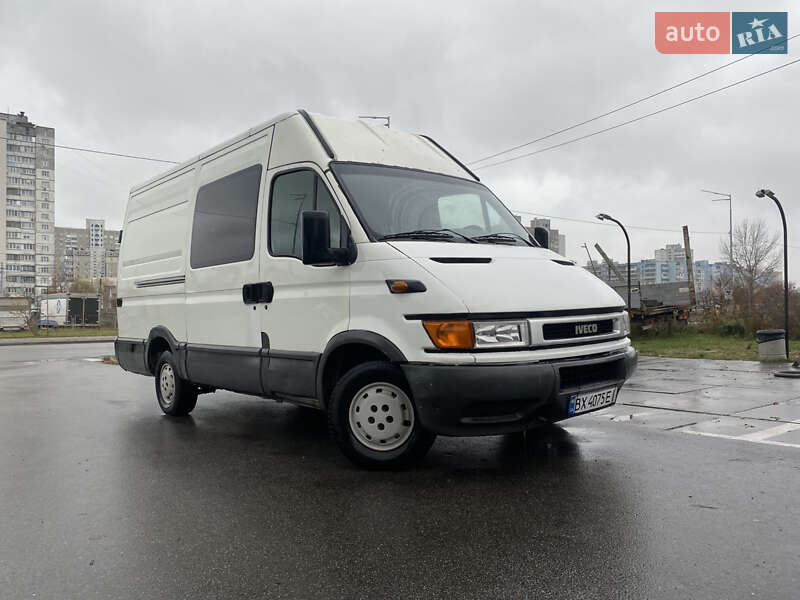 Вантажний фургон Iveco TurboDaily 1999 в Києві