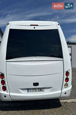Микроавтобус Iveco Wing 2009 в 