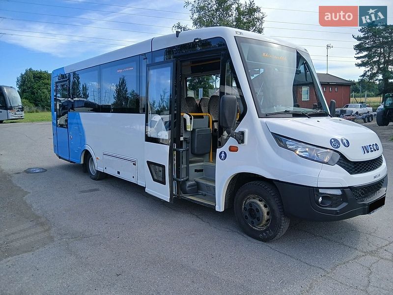 Пригородный автобус Iveco Wing 2016 в Тернополе Пригородный автобус Iveco Wing 2016 в Тернополе